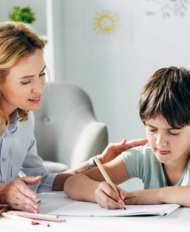 kid-with-dyslexia-drawing-with-pencil-and-child-ps-DUTGTDM-1024x684