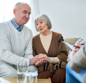 senior-couple-in-therapy-session-Y8CMQ2P-1024x684